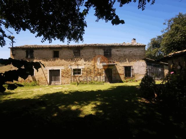 Rustico in vendita a Trave, Marche