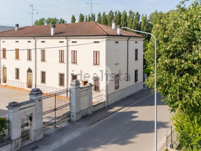 Rustico in vendita a Castellucchio, Lombardia