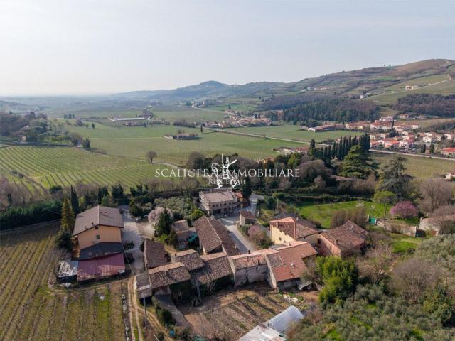 Rustico in vendita a Mezzane Di Sotto, Veneto