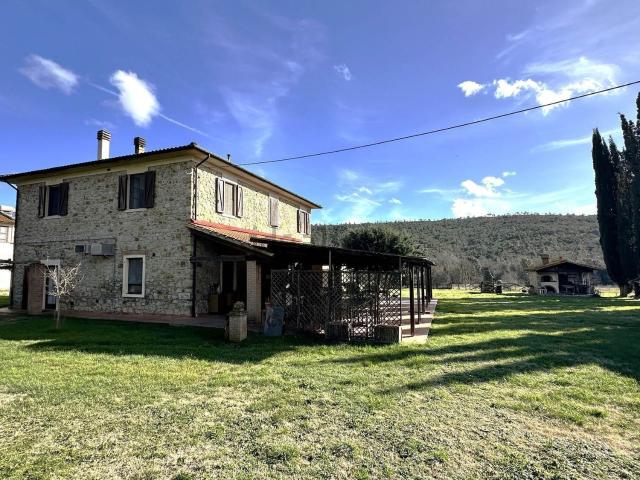 Rustico in vendita a Monteverdi Marittimo, Toscana