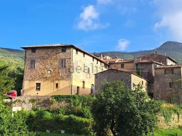 Rustico in vendita a Montemagno, Calci