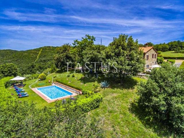 Rustico in vendita a Trequanda, Toscana