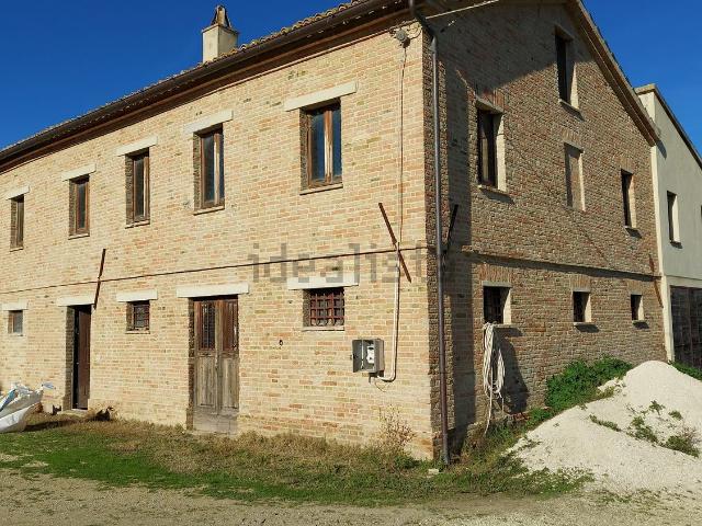 Rustico in vendita a Ostra, Ancona