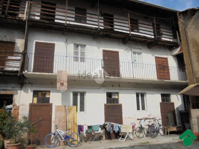 Rustico in vendita a Lonate Pozzolo, Lombardia