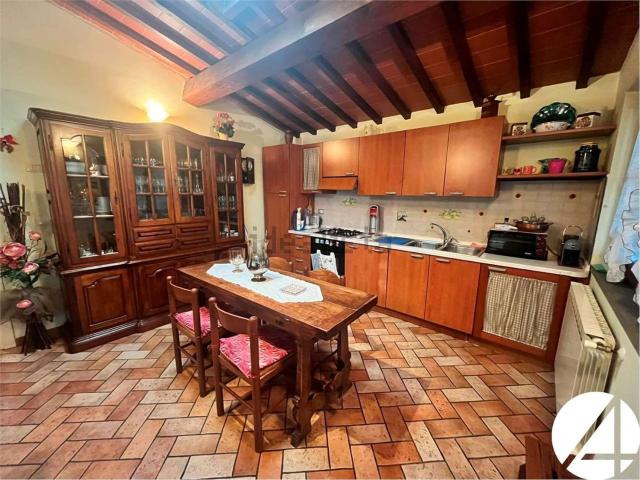 Rustico in vendita a Tavola, Prato
