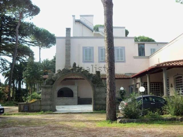Rustico in vendita a Lanuvio, Roma Capitale