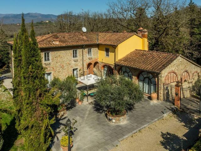 Rustico in vendita a Montevarchi, Toscana