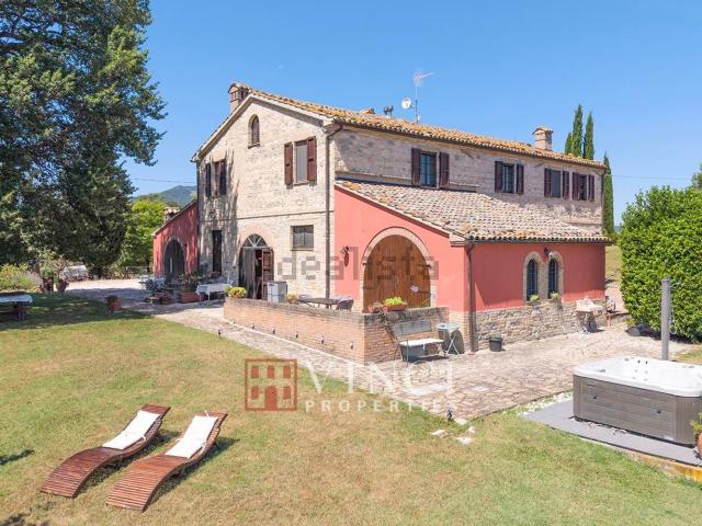 Rustico in vendita a Castreccioni, Cingoli