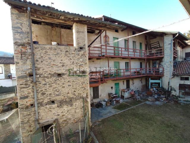 Rustico in vendita a Brovello-Carpugnino, Piemonte