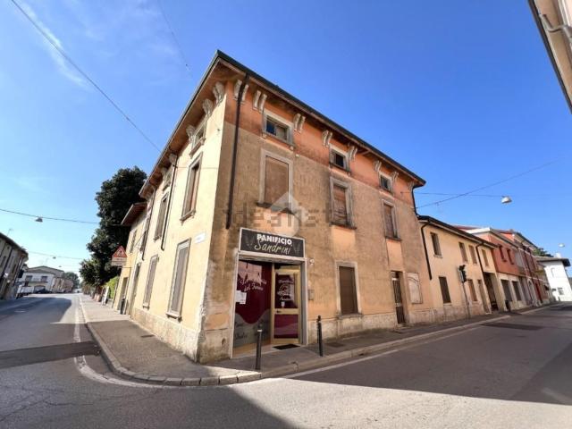 Rustico in vendita a Casalmoro, Lombardia