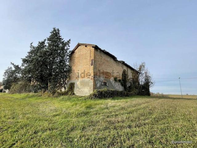 Rustico in vendita a Traversetolo, Reggio Emilia