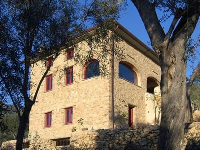 Rustico in vendita a Camaiore, Toscana