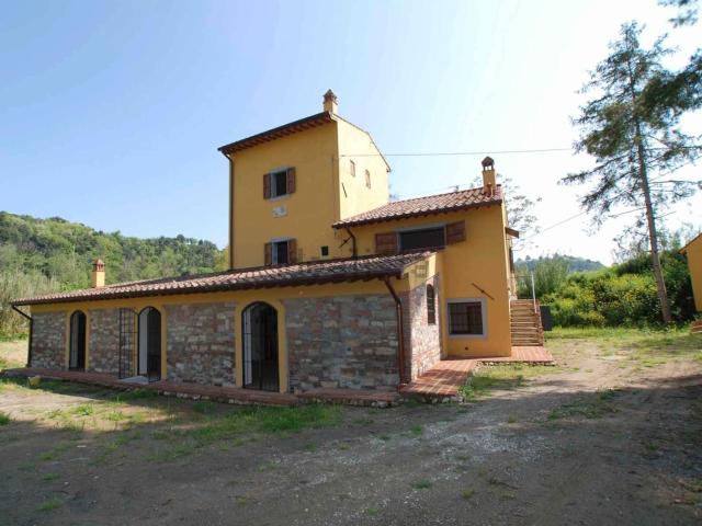 Rustico in vendita a Casciana Terme Lari, Lavaiano