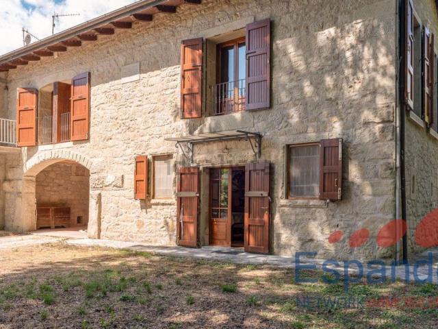 Rustico in vendita a Unione dell'Alto Reno, Camugnano