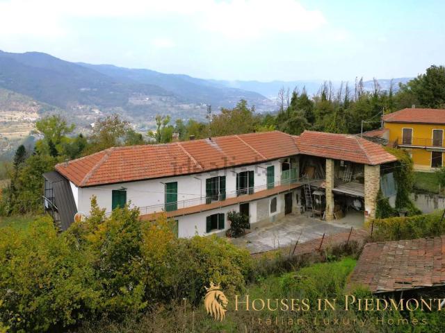 Rustico in vendita a Borgo Carro, Piemonte