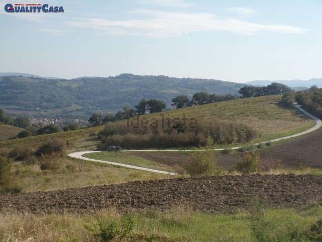 Rustico in vendita a Poggio San Marcello, Ancona