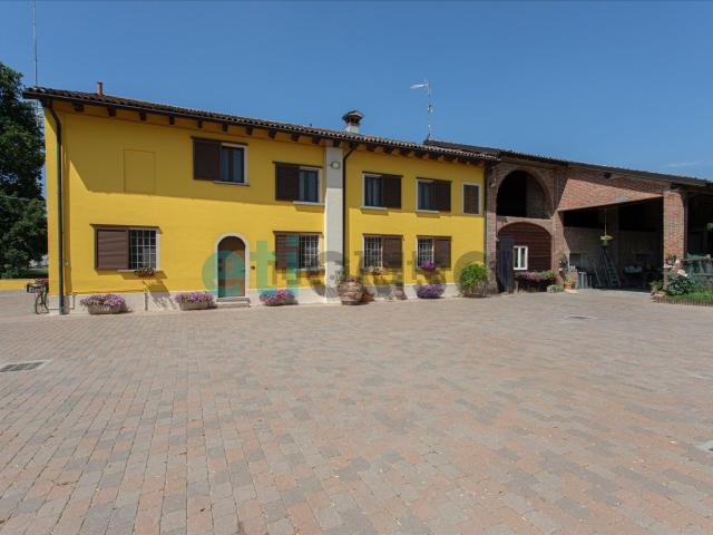 Rustico in vendita a Monticelli D'ongina, Reggio Emilia