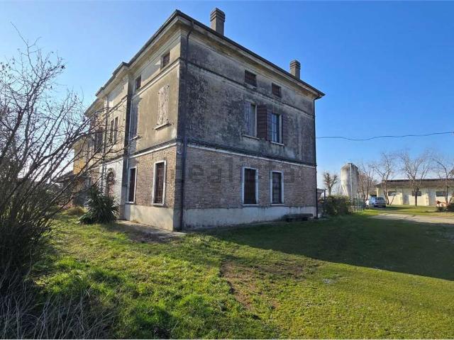 Rustico in vendita a Torre, Goito