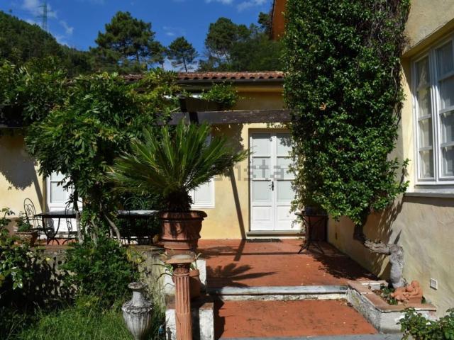 Rustico in vendita a Camaiore, Toscana