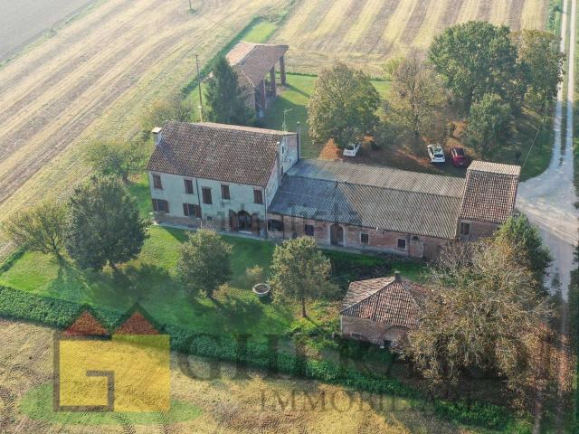 Rustico in vendita a Unione Alto Ferrarese, Vigarano Mainarda