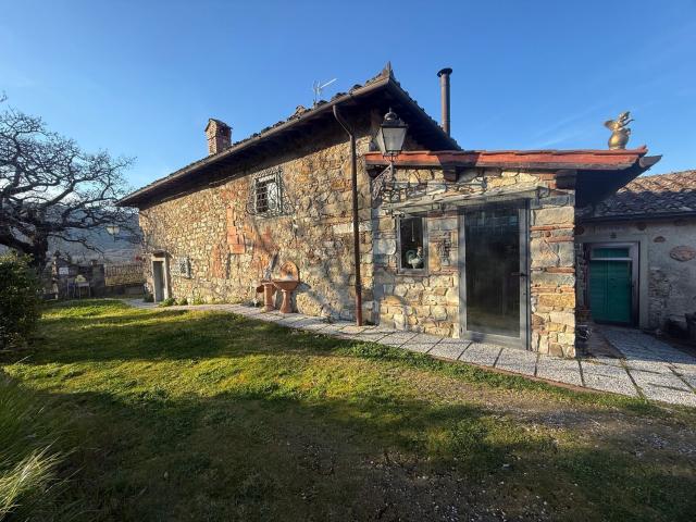 Rustico in vendita a Cornocchio di Fondo, Barberino Di Mugello