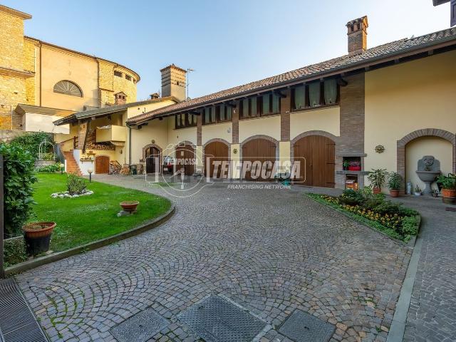 Rustico in vendita a Scanzorosciate, Lombardia