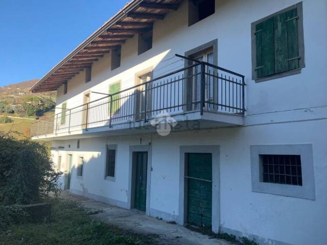 Rustico in vendita a Adrara San Martino, Lombardia