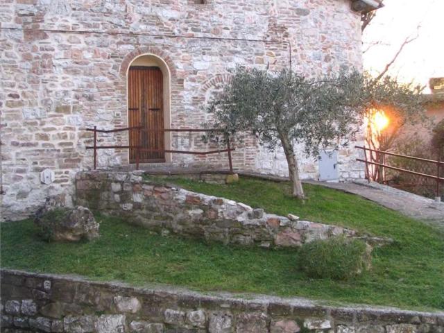 Rustico in vendita a Nocera Umbra, Umbria