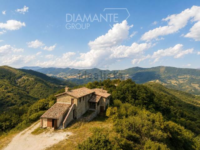 Rustico in vendita a Gubbio, Umbria