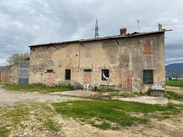 Rustico in vendita a Montemurlo, Toscana