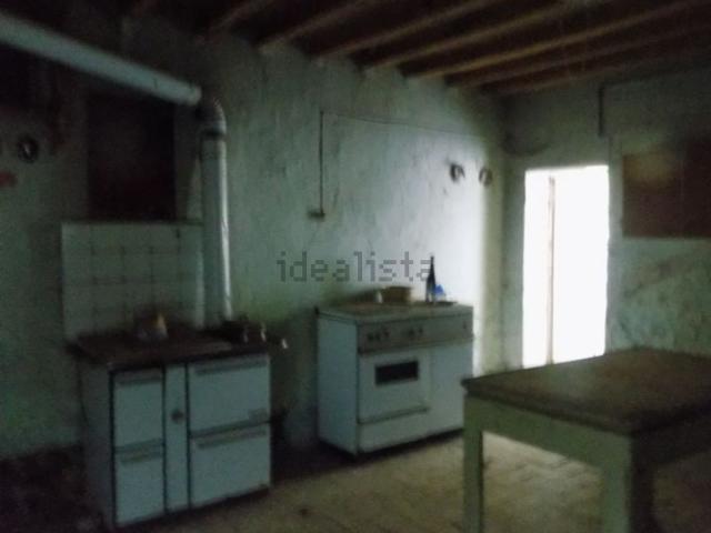 Rustico in vendita a Sesso, Re