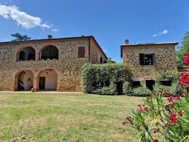 Rustico in vendita a Lucignano, Toscana