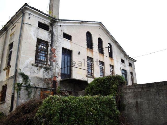 Rustico in vendita a Fara Vicentino, Veneto