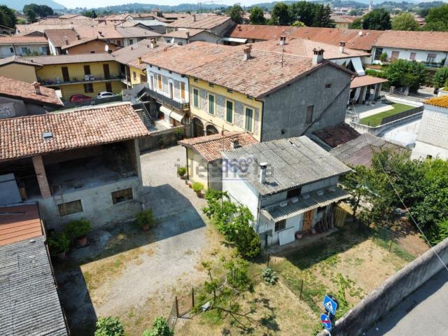 Rustico in vendita a Cazzago San Martino, Lombardia
