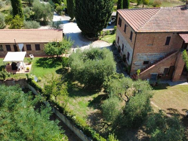 Rustico in vendita a Acquaviva, Abbadia Di Montepulciano