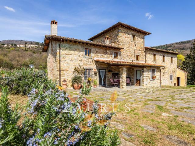 Rustico in vendita a Unione di Comuni Valdarno e Valdisieve, Pontassieve