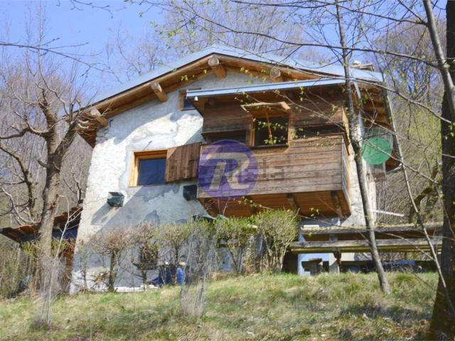 Rustico in vendita a Comunità Montana della Valle Brembana, Zogno