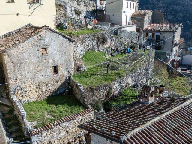 Rustico in vendita a Poggio Bustone, Lazio