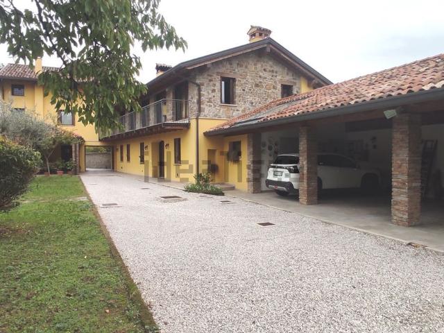 Rustico in vendita a Cormons, Friuli-Venezia Giulia
