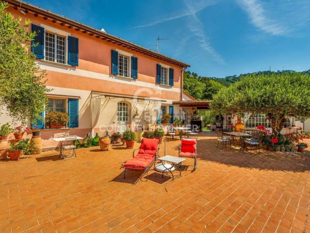 Rustico in vendita a Massarosa, Toscana