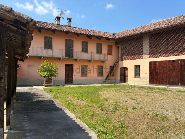Rustico in vendita a Farinetti, Diano d'Alba