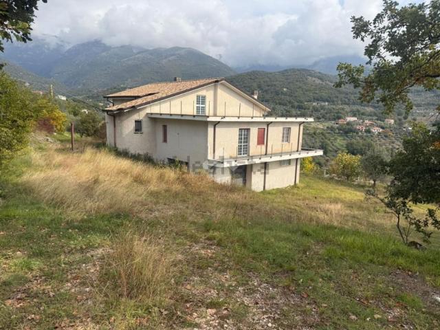 Rustico in vendita a Campoli Appennino, Lazio
