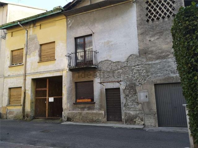 Rustico in vendita a Bregnano, Lombardia