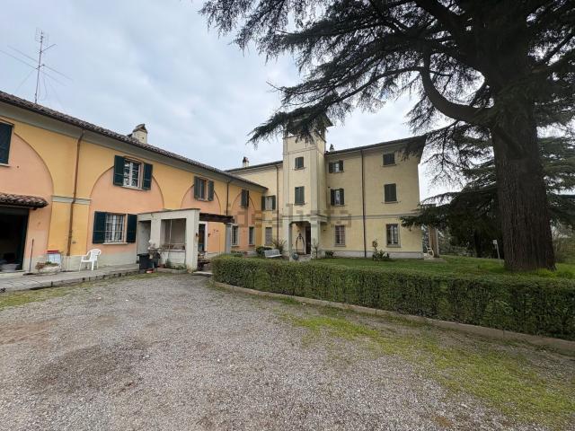 Rustico in vendita a Canneto Pavese, Lombardia