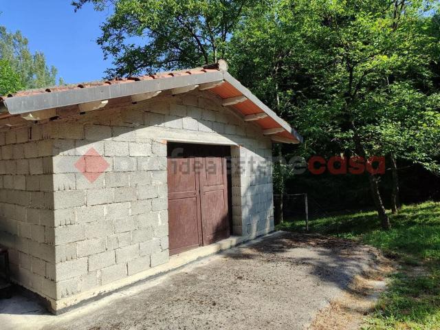 Rustico in vendita a Unione Comuni Garfagnana, Villa Collemandina