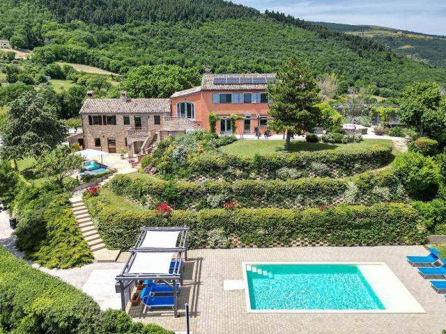 Rustico in vendita a Santa Maria di Paterno, Marche