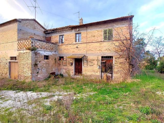 Rustico in vendita a Località Mandriola, Marche