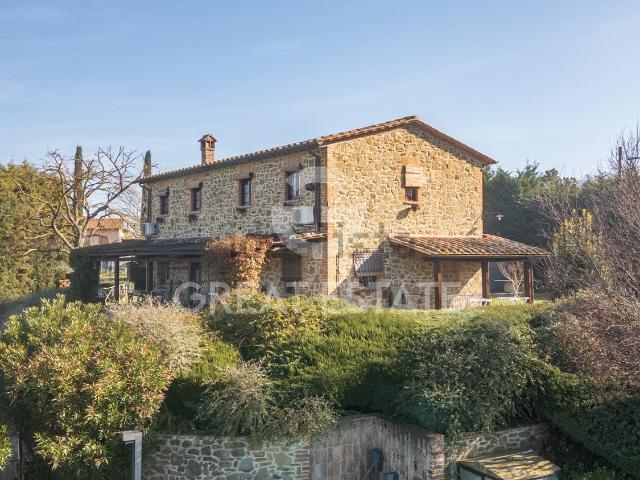 Rustico in vendita a Paciano, Umbria