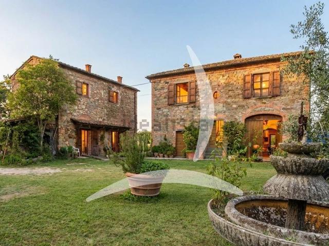 Rustico in vendita a Lucignano, Toscana