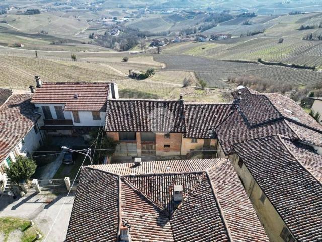 Rustico in vendita a La Morra, Cuneo